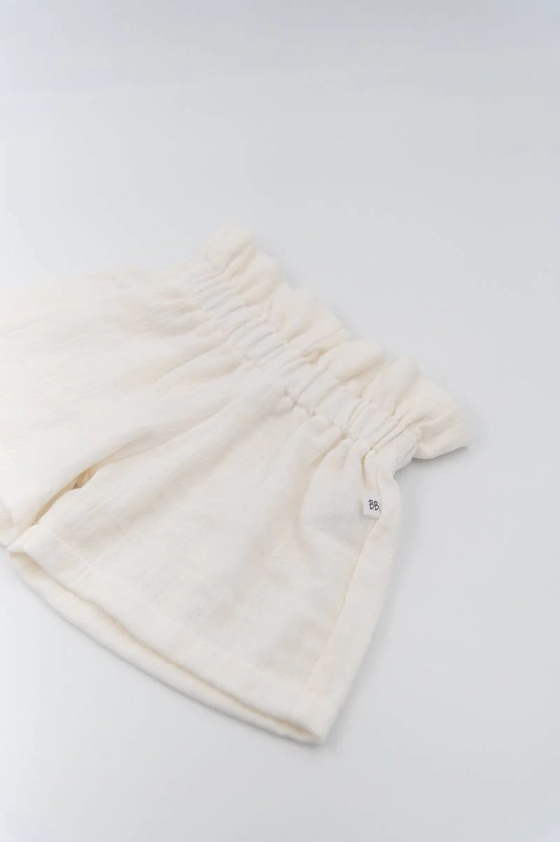 Shirt volant Azzurro con Pantaloncino vita alta Bianco
