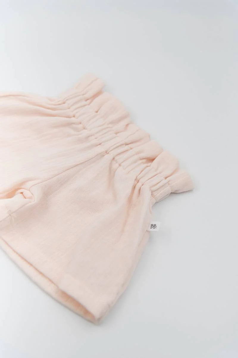 Shirt volant Rosa Scuro con  Pantaloncino vita alta Rosa Chiaro